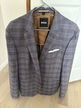 Hugo Boss blue/tan Plaid Sport Coat with Subtle Blue Windowpane 44r